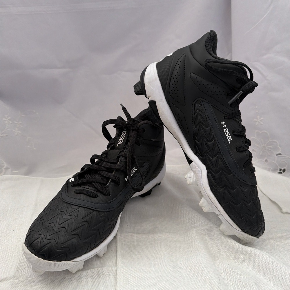 Turf Baseball Soccer lightweight Under Armour 3027446-001 Leadoff Mid 3.0 M7 W8.